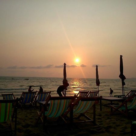 Jomtien Sunset Guesthouse Exterior photo