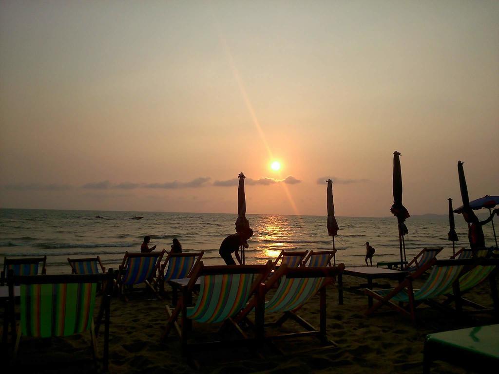 Jomtien Sunset Guesthouse Exterior photo